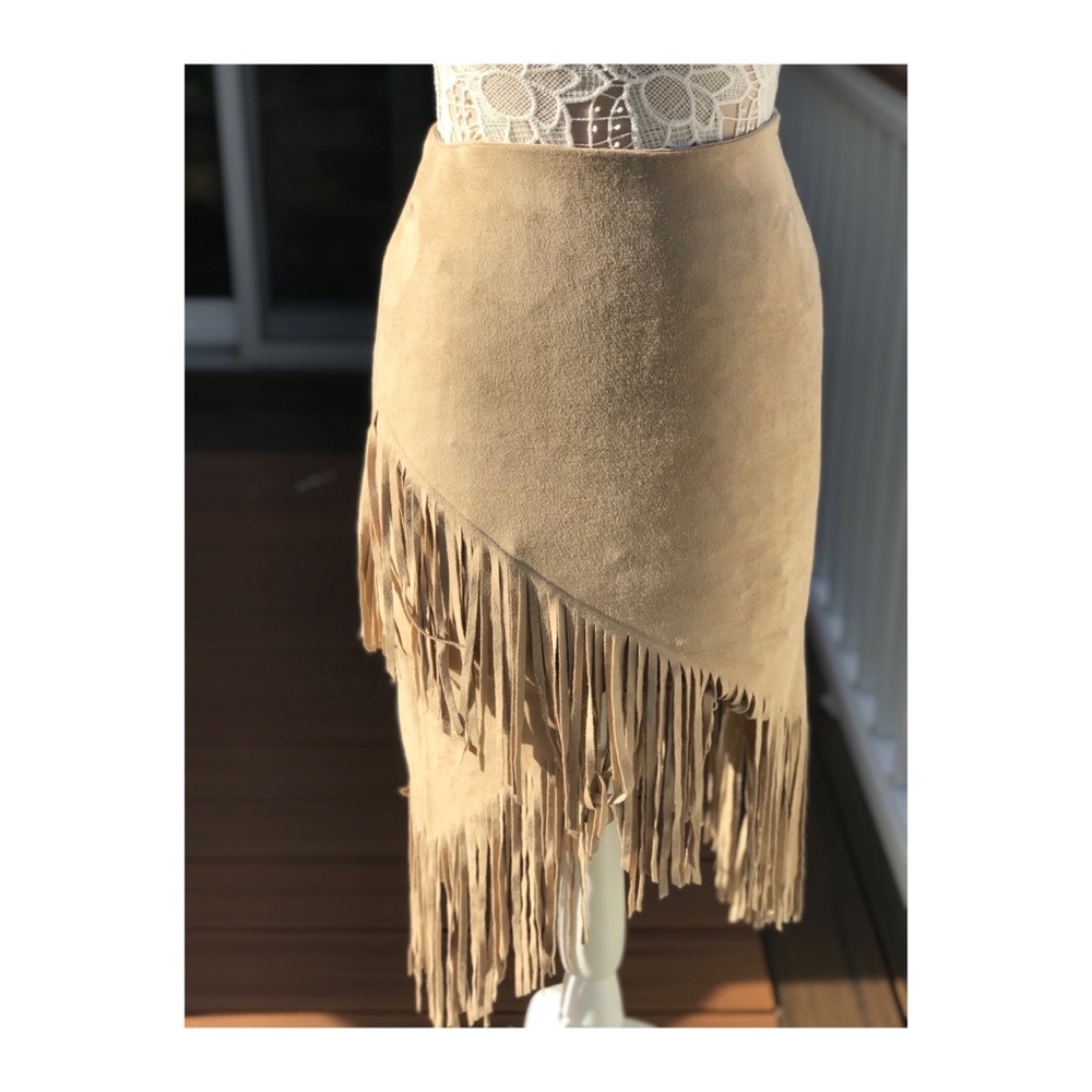 Aqua Beautiful suede fringe skirt. Never worn